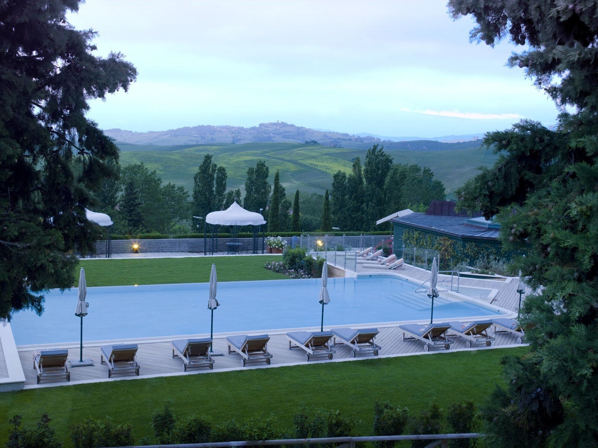 Fonteverde Lifestyle & Thermal Retreat - The Leading Hotels Of The World San Casciano dei Bagni Einrichtungen foto The swimming pool at the hotel