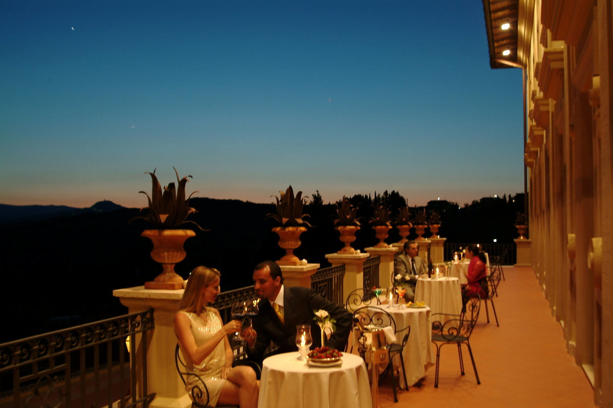 Fonteverde Lifestyle & Thermal Retreat - The Leading Hotels Of The World San Casciano dei Bagni Restaurant foto The Terrace at the St. Francis
